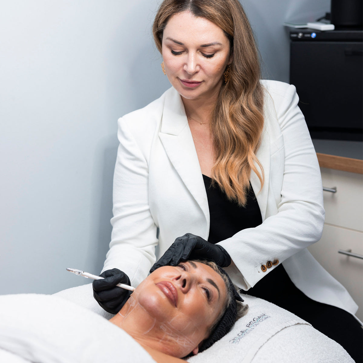 Facial treatment by crave skins founder and director chloe regan in clinic treatment Noosa sunshine coast qld